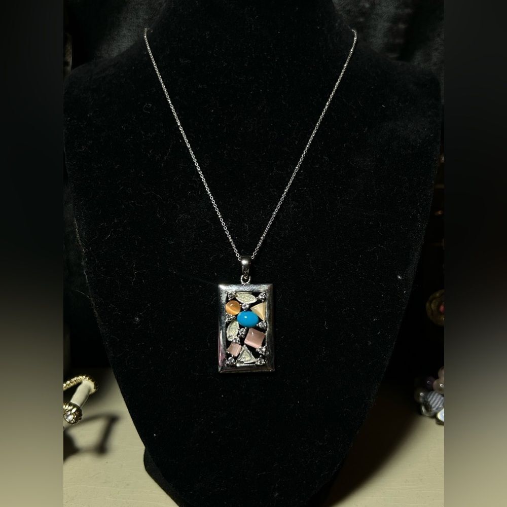 Multi color silver tone necklace